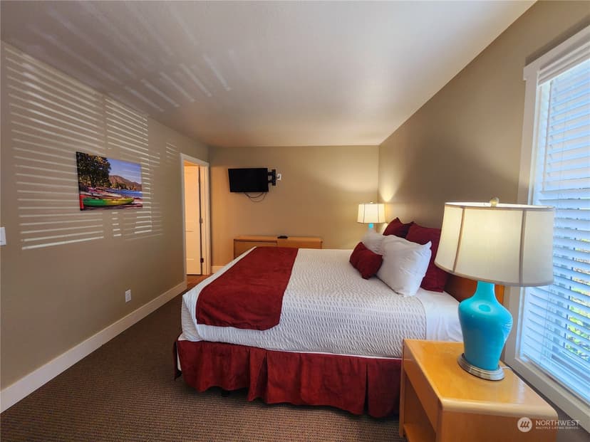 Property photo for 1 Lakeside 709-O, Manson photo 10