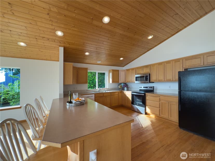 Property photo for 15 A Saratoga Drive, Hat Island photo 10