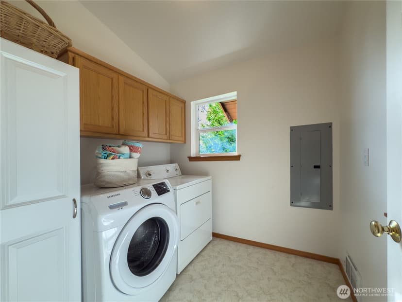 Property photo for 15 A Saratoga Drive, Hat Island photo 23