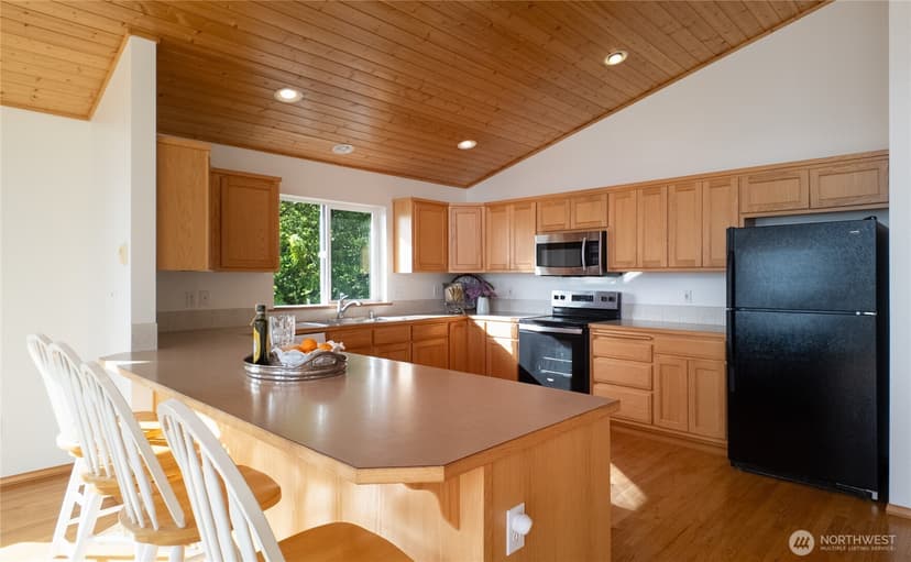 Property photo for 15 A Saratoga Drive, Hat Island photo 9