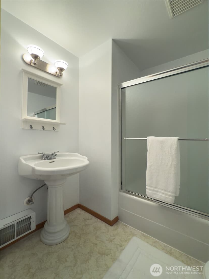 Property photo for 15 A Saratoga Drive, Hat Island photo 22