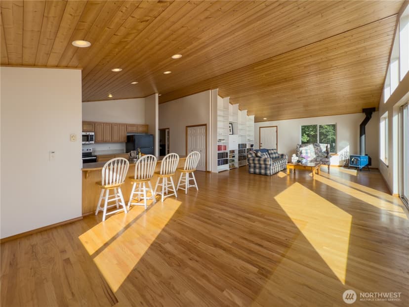 Property photo for 15 A Saratoga Drive, Hat Island photo 12