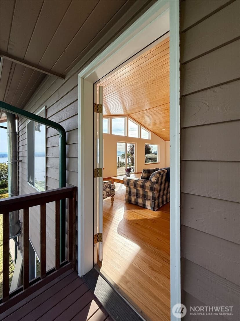 Property photo for 15 A Saratoga Drive, Hat Island photo 13