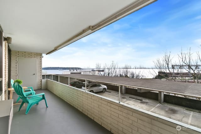 Property photo for 521 5th Avenue W #103, Seattle