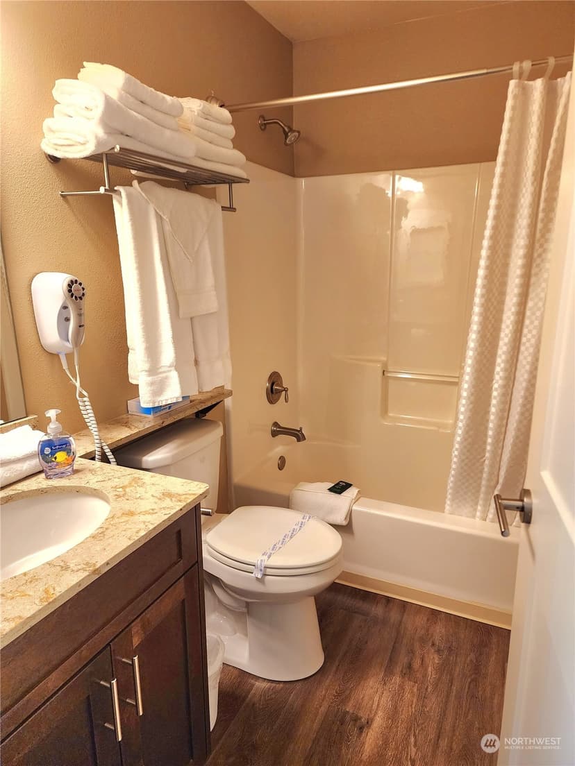 Property photo for 1 Beach 582-Q, Manson photo 13