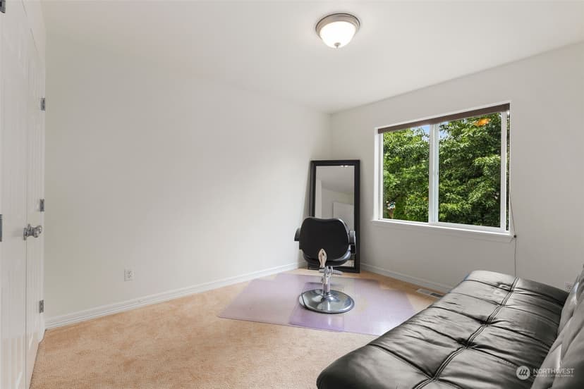 Property photo for 1925 32nd Avenue Ct SW, Puyallup photo 31