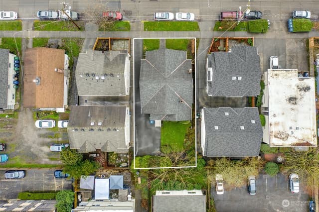 Property photo for 6565 5th Avenue NE, Seattle photo 3