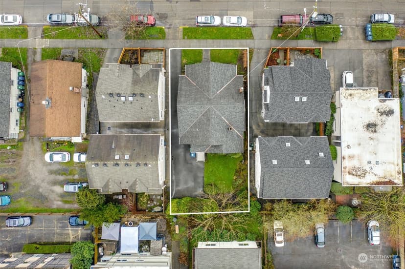 Property photo for 6565 5th Avenue NE, Seattle photo 3