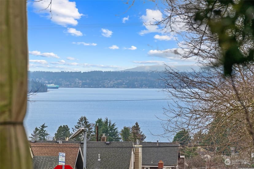 Property photo for 5038 California Avenue SW #2, Seattle photo 24