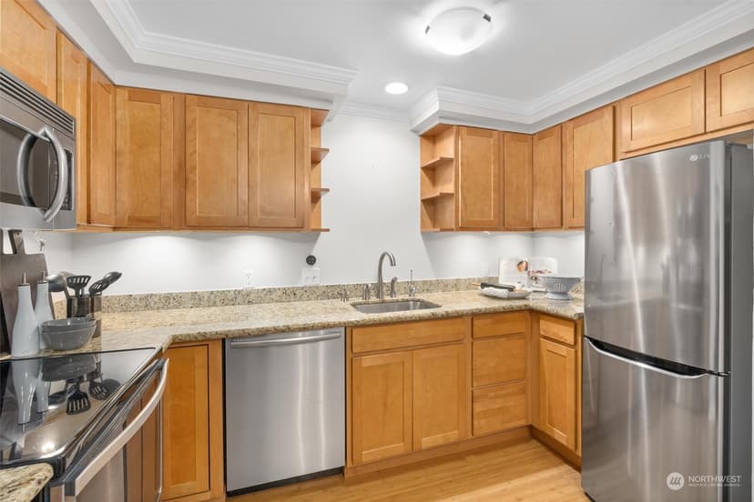 Property photo for 5038 California Avenue SW #2, Seattle photo 11