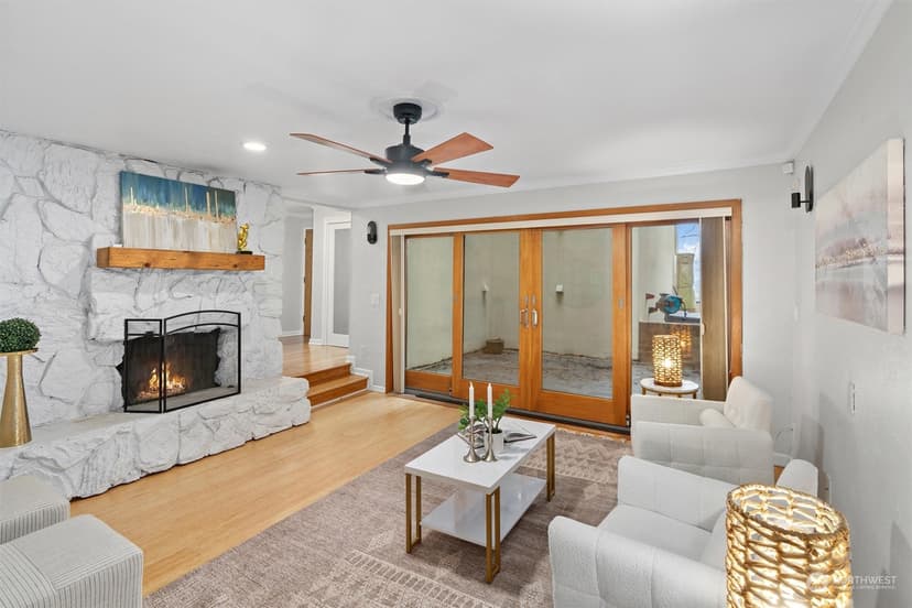 Property photo for 5038 California Avenue SW #2, Seattle photo 5