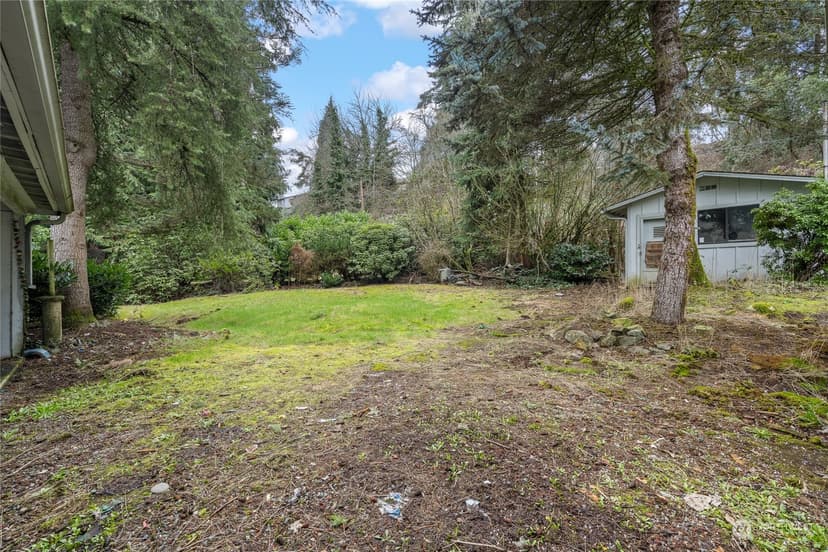 Property photo for 12624 Glenwood Avenue SW, Lakewood photo 34