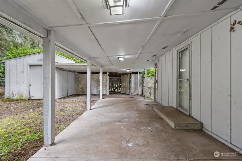 Property photo for 12624 Glenwood Avenue SW, Lakewood photo 24