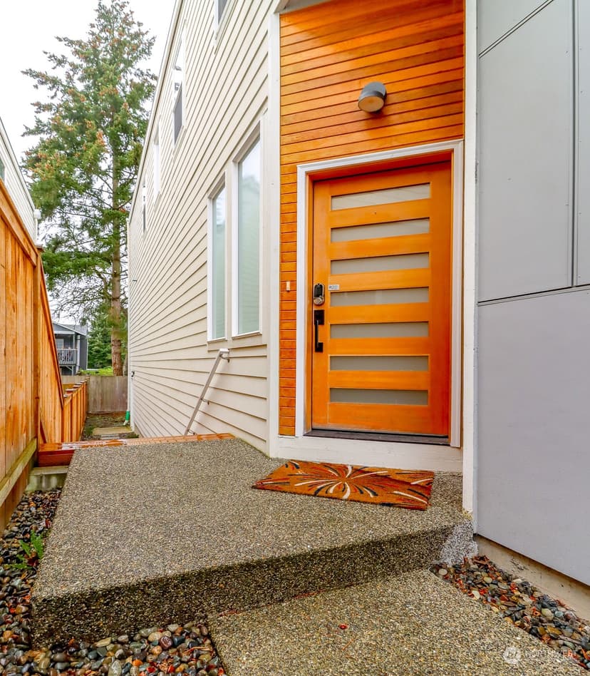 Property photo for 8508 S 116th Street, Seattle photo 3