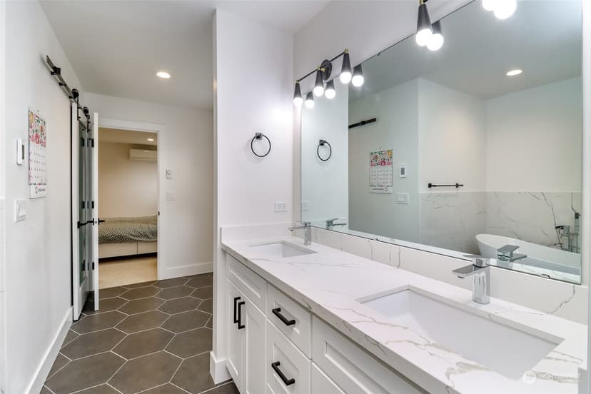Property photo for 8508 S 116th Street, Seattle photo 26