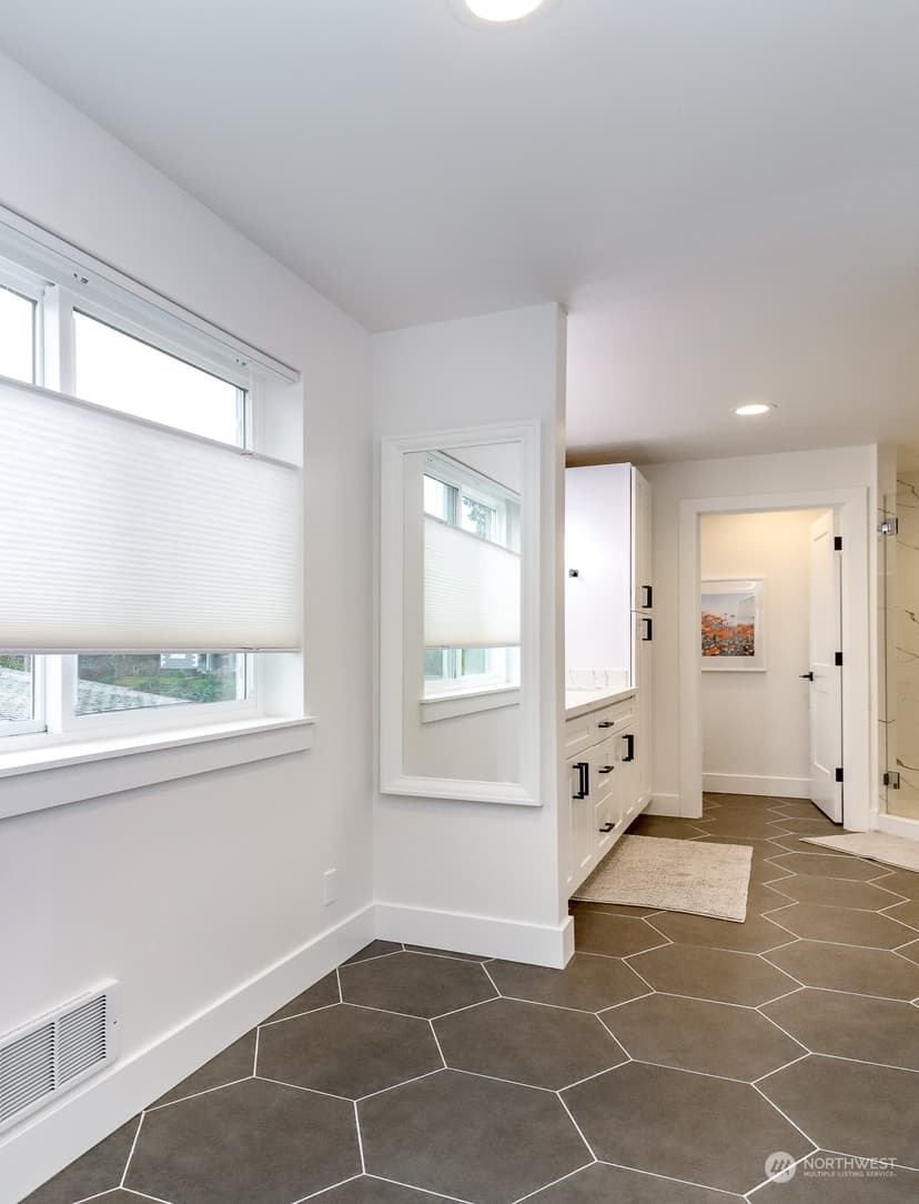 Property photo for 8508 S 116th Street, Seattle photo 23