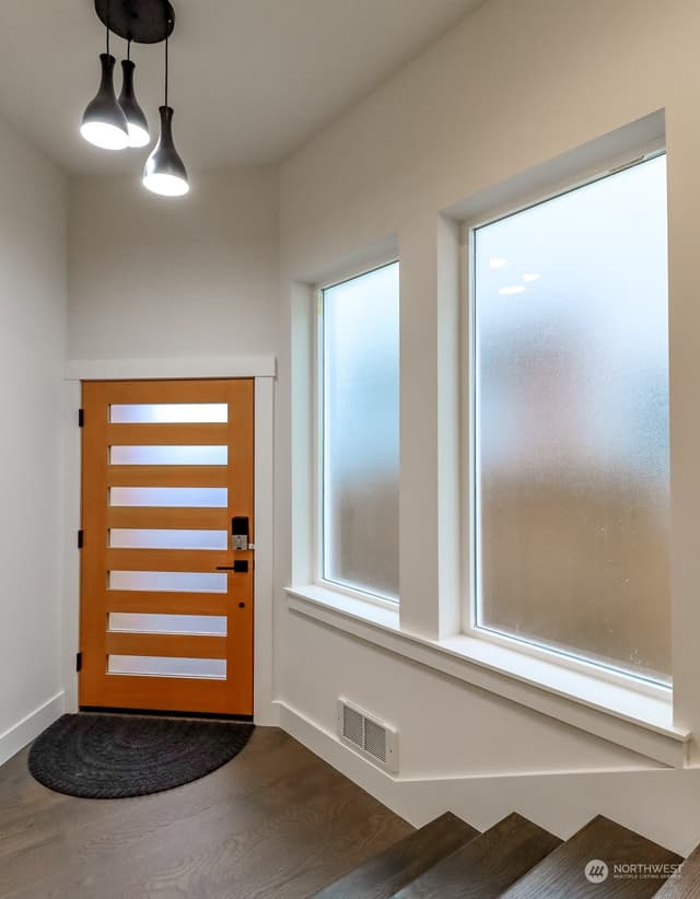Property photo for 8508 S 116th Street, Seattle photo 4