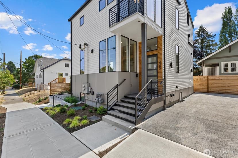Property photo for 2405 E Fir Street, Seattle photo 2