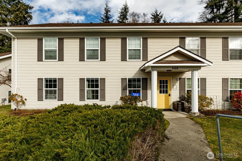 Property photo for 566 Creekside Terrace #101, Langley photo 2