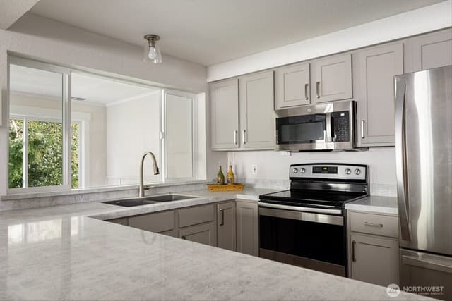 Property photo for 566 Creekside Terrace #101, Langley photo 5
