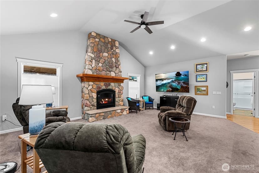 Property photo for 210 Village Drive, Manson photo 13