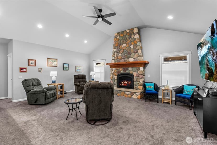 Property photo for 210 Village Drive, Manson photo 14