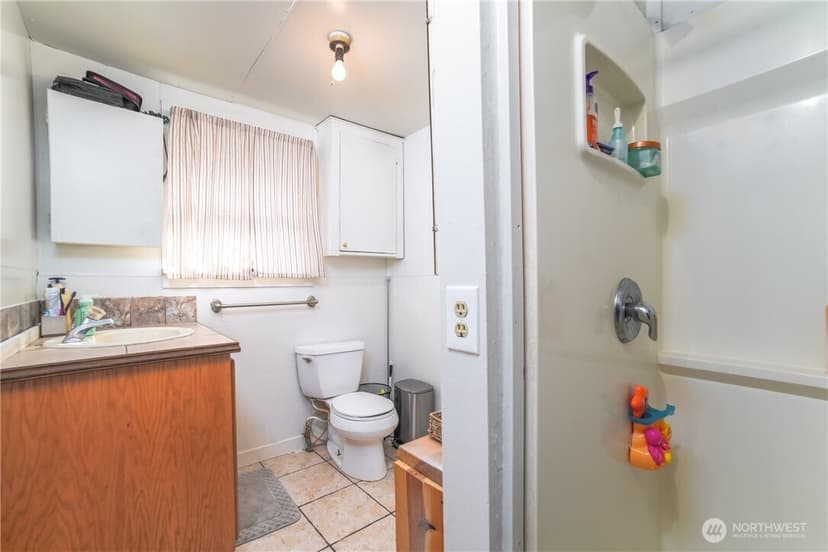 Property photo for 524 E Allen Avenue, Chelan photo 14