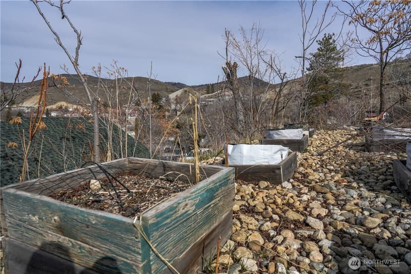 Property photo for 524 E Allen Avenue, Chelan photo 34