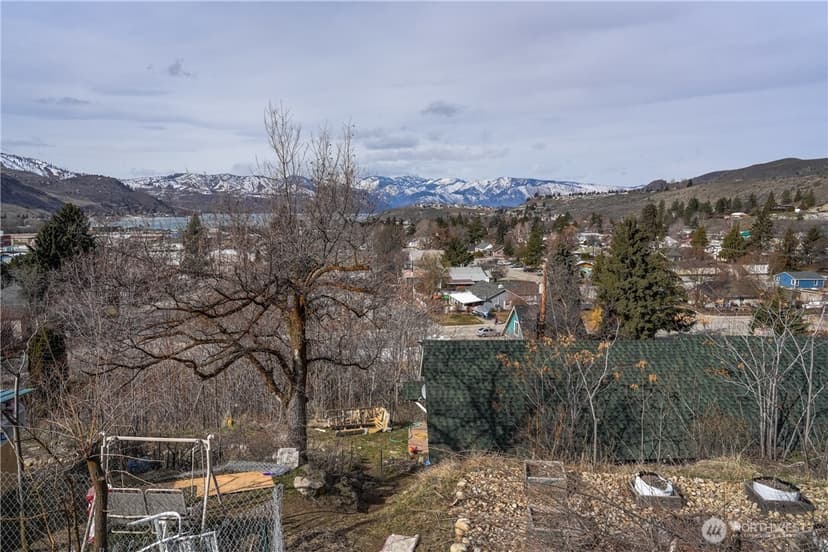 Property photo for 524 E Allen Avenue, Chelan photo 37