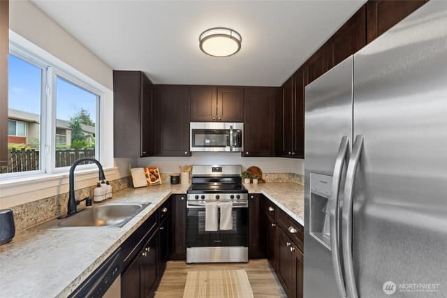 Property photo for 328 9th Avenue SE #D5, Puyallup