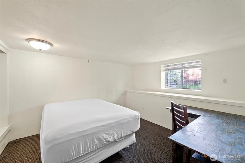 Property photo for 5016 7th Ave Ne, Seattle photo 27