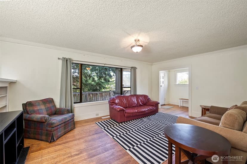 Property photo for 5016 7th Ave Ne, Seattle photo 7