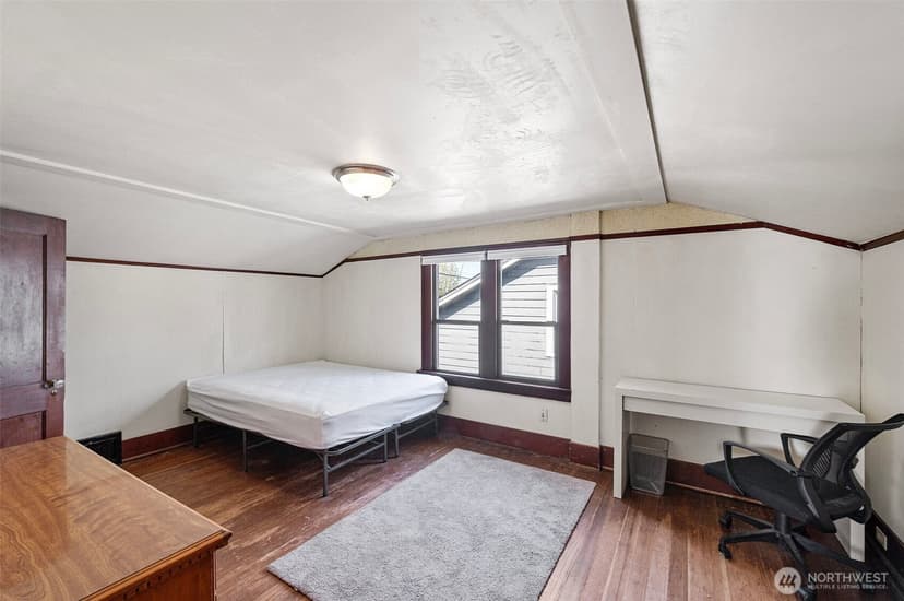 Property photo for 5016 7th Ave Ne, Seattle photo 13