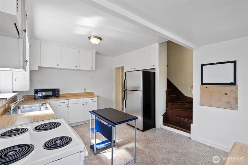 Property photo for 5016 7th Ave Ne, Seattle photo 15