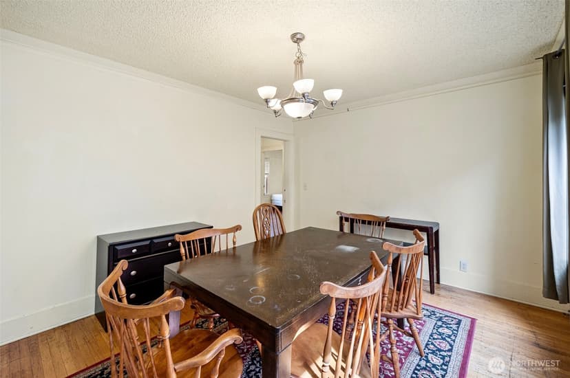 Property photo for 5016 7th Ave Ne, Seattle photo 10