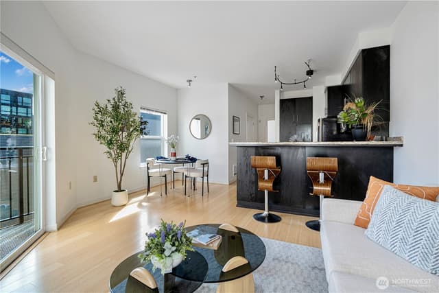 Property photo for 1026 NE 65th Street #418, Seattle photo 4