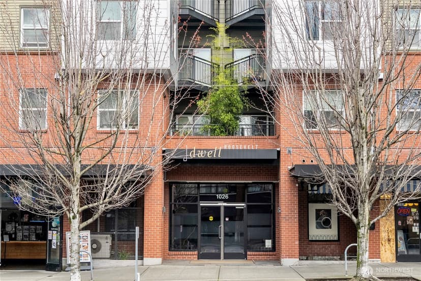Property photo for 1026 NE 65th Street #418, Seattle photo 2