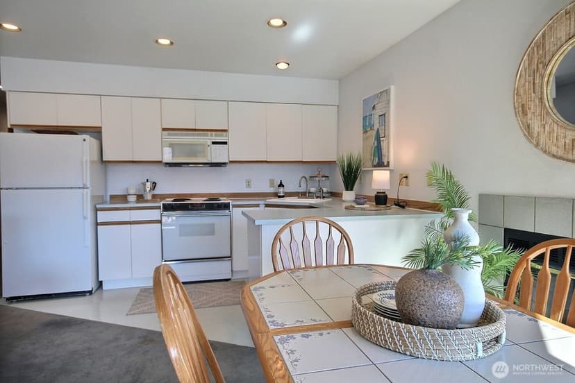 Property photo for 100 Lake Chelan Shores Drive #18-9, Chelan photo 11