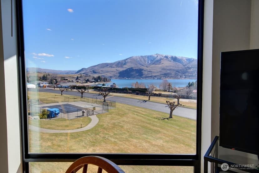 Property photo for 100 Lake Chelan Shores Drive #18-9, Chelan photo 13