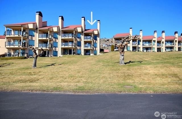 Property photo for 100 Lake Chelan Shores Drive #18-9, Chelan photo 2