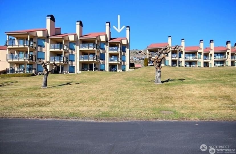 Property photo for 100 Lake Chelan Shores Drive #18-9, Chelan photo 2