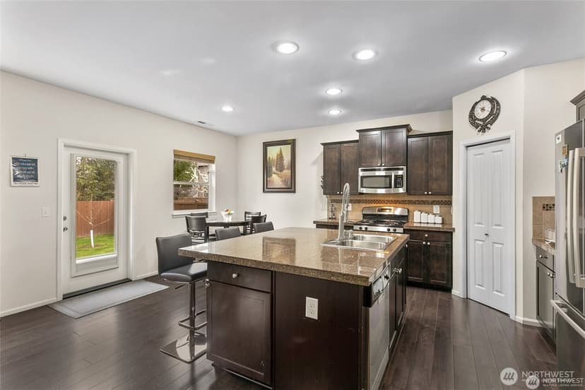 Property photo for 12516 SE 279th Place, Kent photo 9