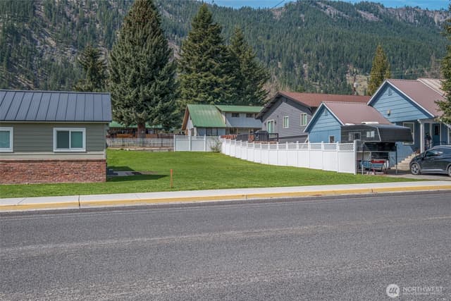 Property photo for 1 Ski Hill Drive, Leavenworth photo 3