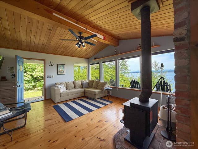 Property photo for 36 K Beach Way, Hat Island