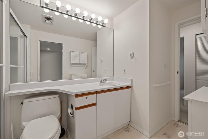 Property photo for 4106 Factoria Boulevard SE #216, Bellevue photo 18