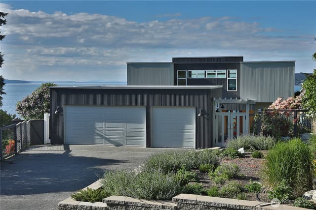 Property photo for 3139 Saratoga Road, Langley