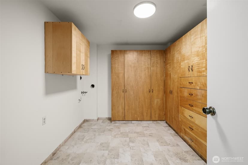 Property photo for 3425 Colby Avenue #502, Everett photo 20