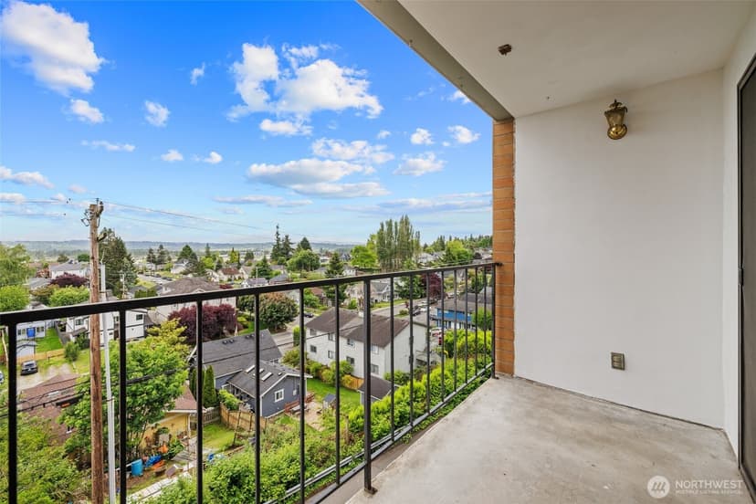 Property photo for 3425 Colby Avenue #502, Everett photo 5