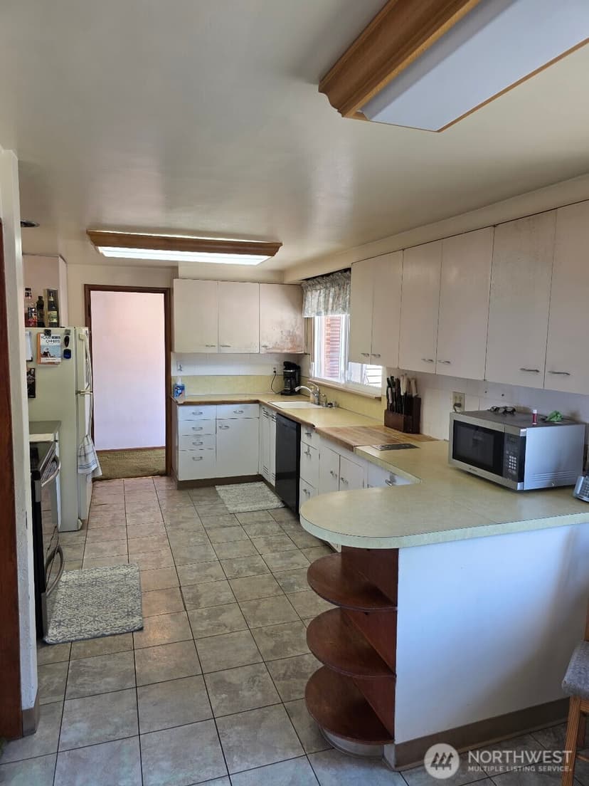 Property photo for 1260 S Karl Johan Avenue, Tacoma photo 23