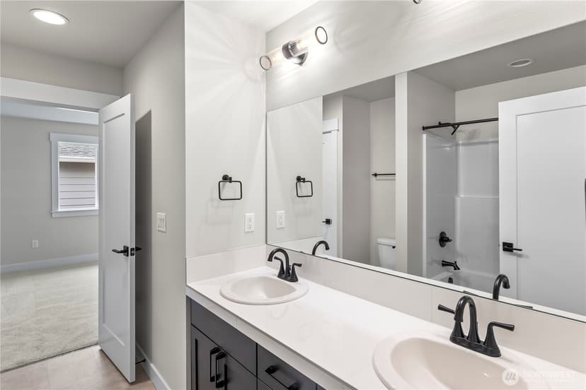 Property photo for 6708 6th Street E, Fife photo 23